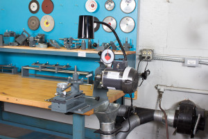 Read more about the article What to Look for in a Saw Sharpener